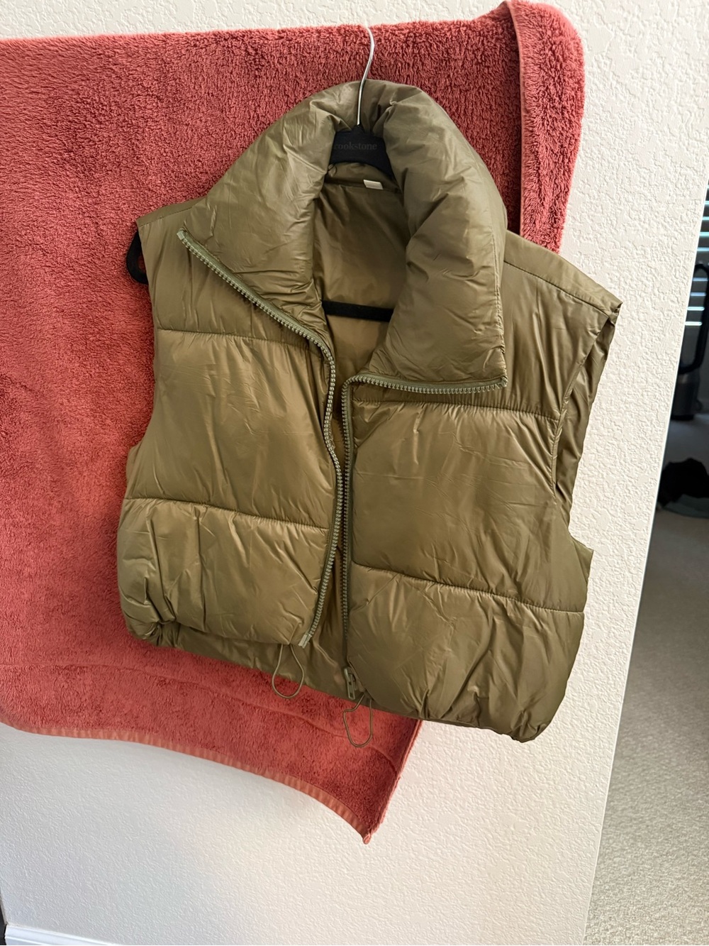 Olive Puffer Vest crop